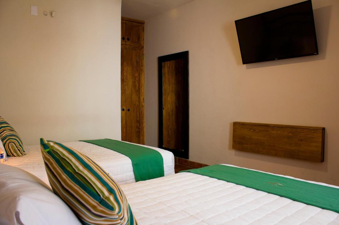 Puerta San Pedro Hotel Tlaquepaque Kültér fotó
